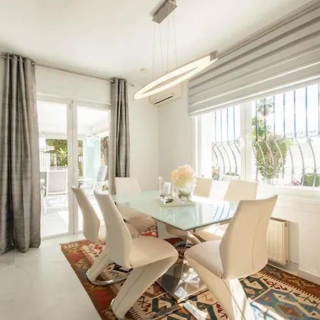 Encantadora Junto A La Playa En Monteros Con Seguridad 24 Villa *