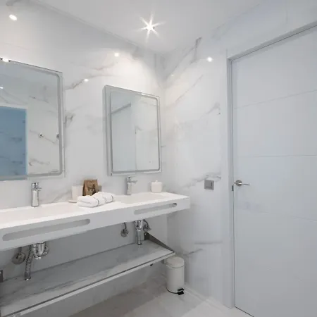 Encantadora Junto A La Playa En Monteros Con Seguridad 24 Villa *