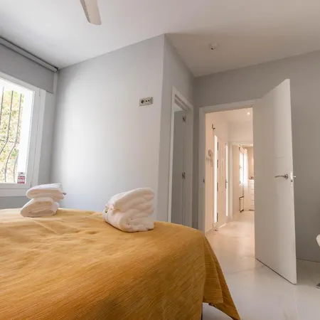 Encantadora Junto A La Playa En Monteros Con Seguridad 24 Villa Marbella