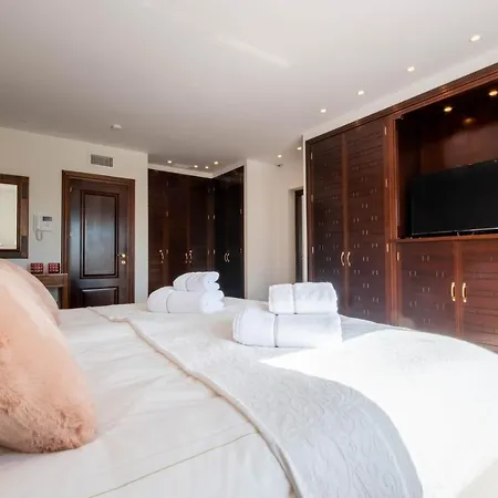 Encantadora Junto A La Playa En Monteros Con Seguridad 24 Villa *